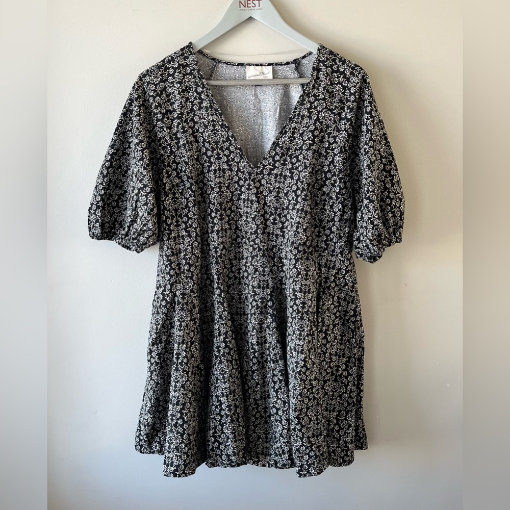 Universal Thread Floral Short Sleeve Dress w/ pockets Large V Neck - festival